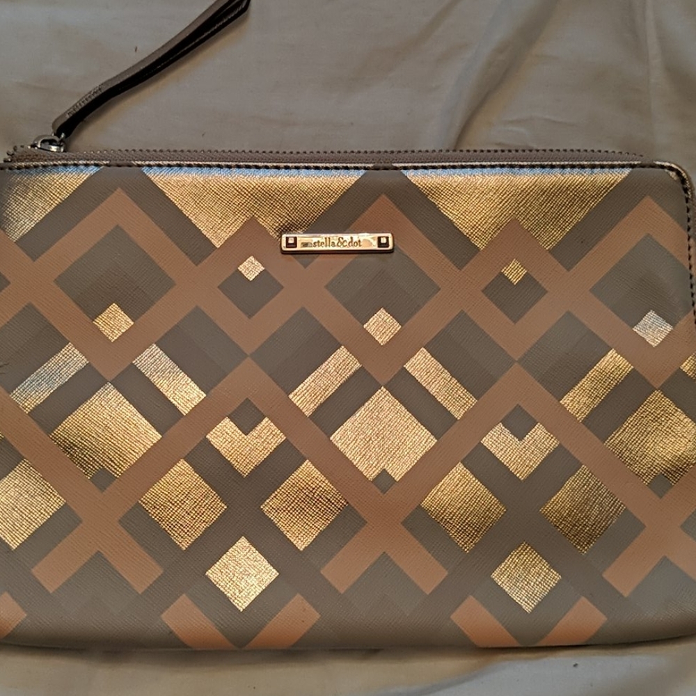 Metallic clutch